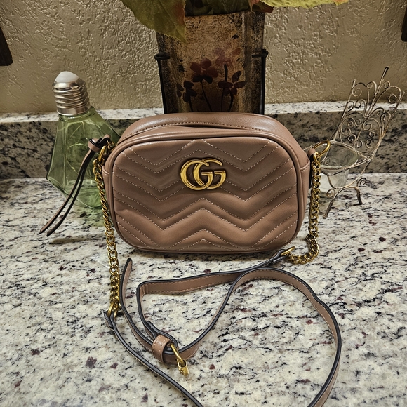The Unbranded Brand Other - Elegant GG Tan Chevron Crossbody Bag with Gold Accents
